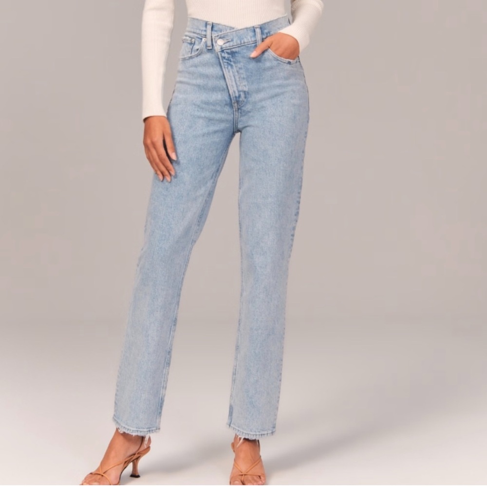 Abercrombie & Fitch Curve Love '90s straight ultra high-rise crisscross jeans